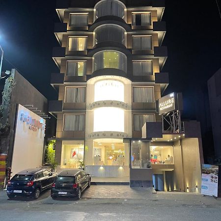 De Glance Hotel スーラト エクステリア 写真