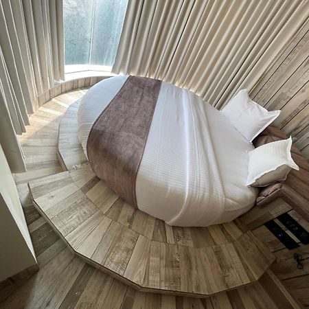 De Glance Hotel スーラト エクステリア 写真