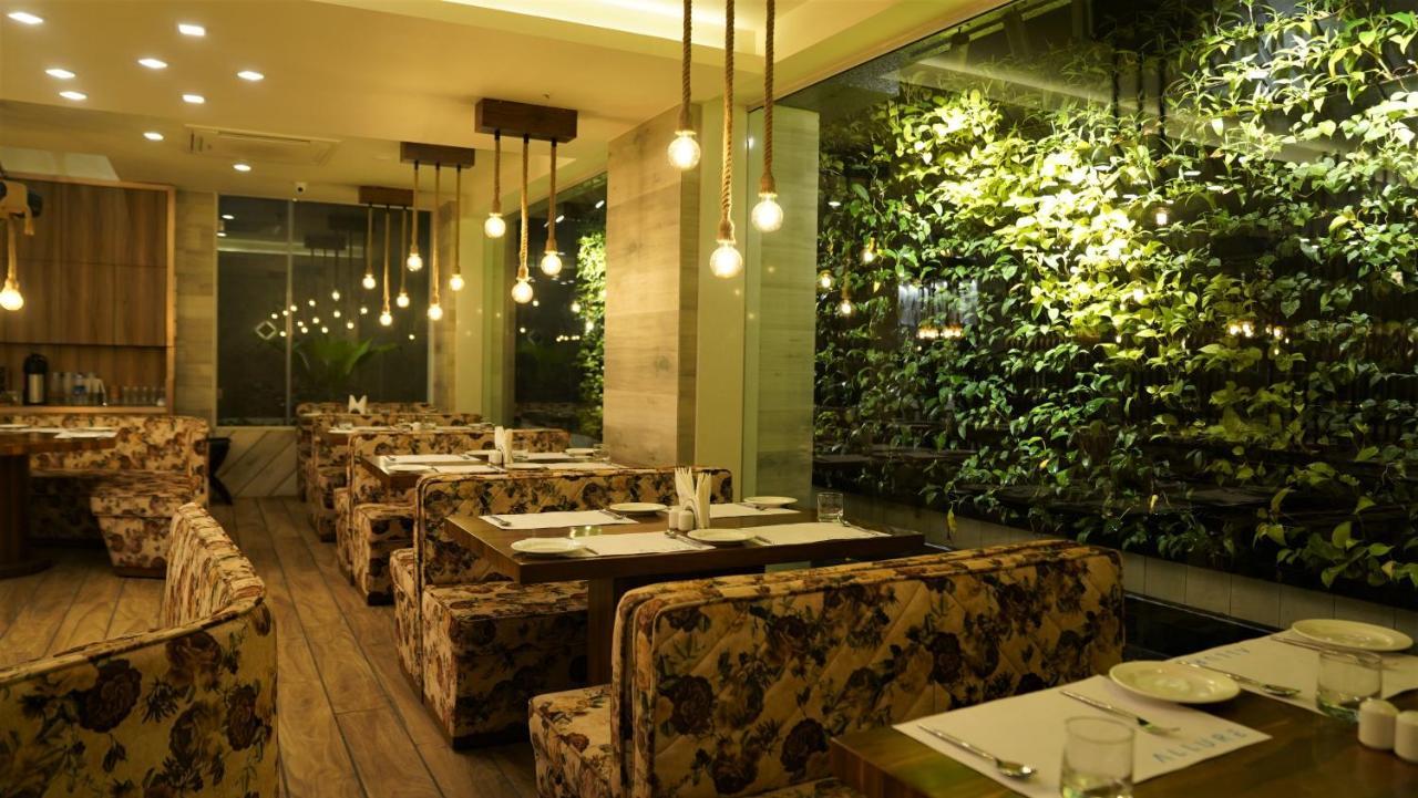 De Glance Hotel スーラト エクステリア 写真