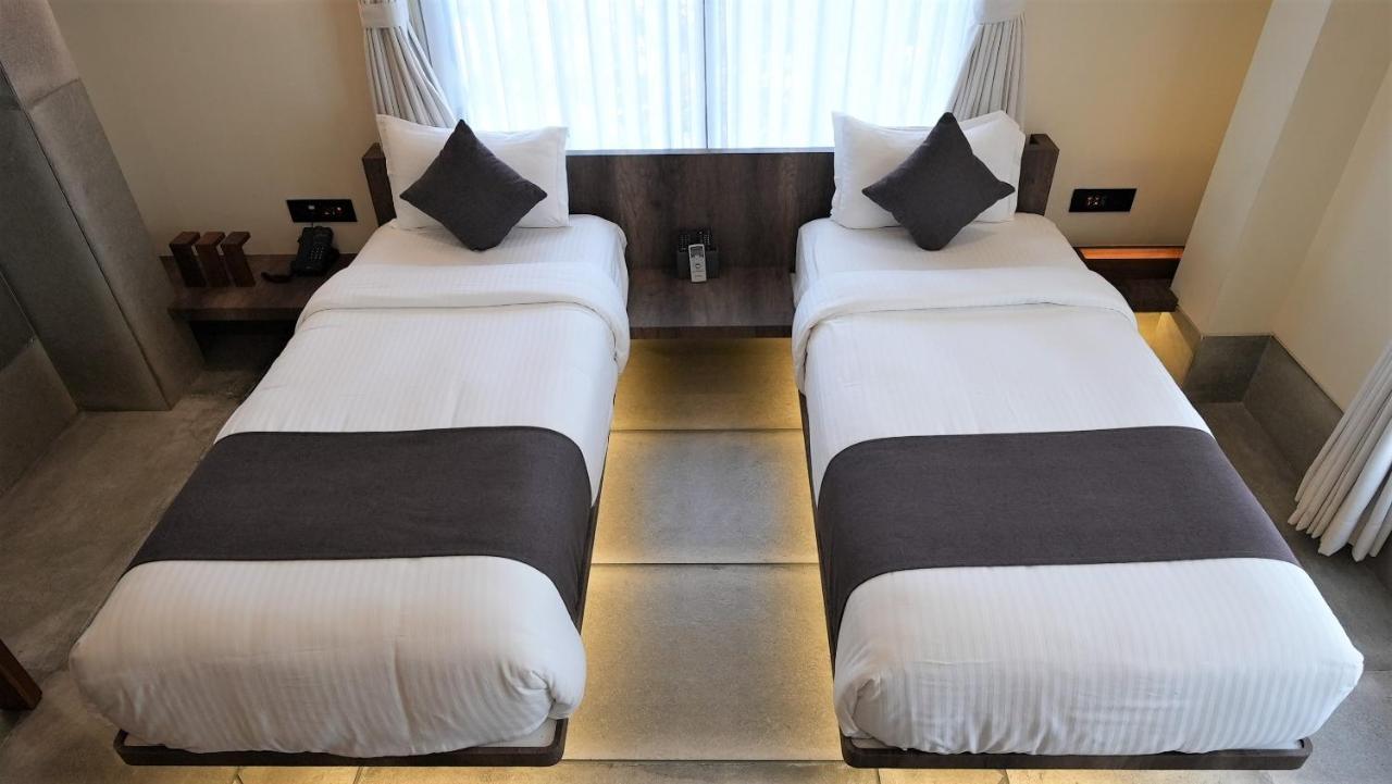De Glance Hotel スーラト エクステリア 写真