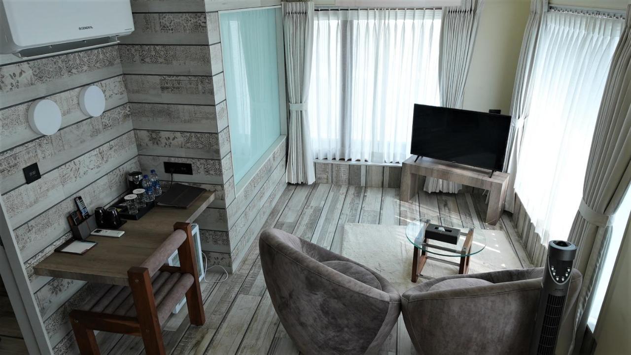 De Glance Hotel スーラト エクステリア 写真