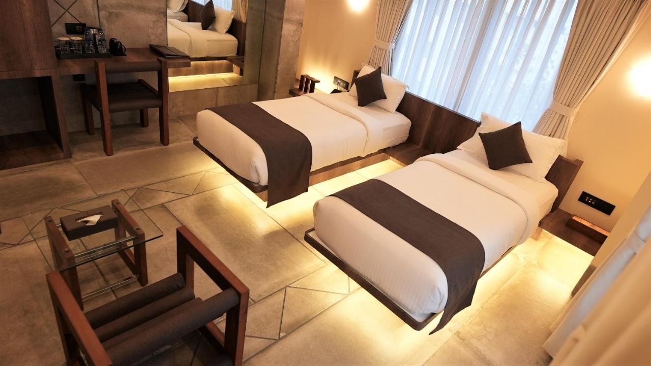 De Glance Hotel スーラト エクステリア 写真