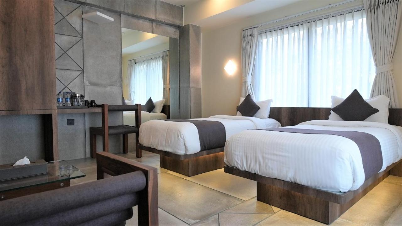 De Glance Hotel スーラト エクステリア 写真