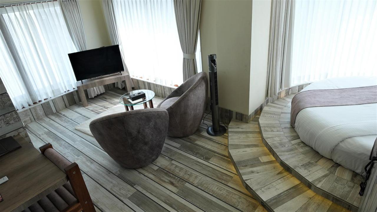 De Glance Hotel スーラト エクステリア 写真