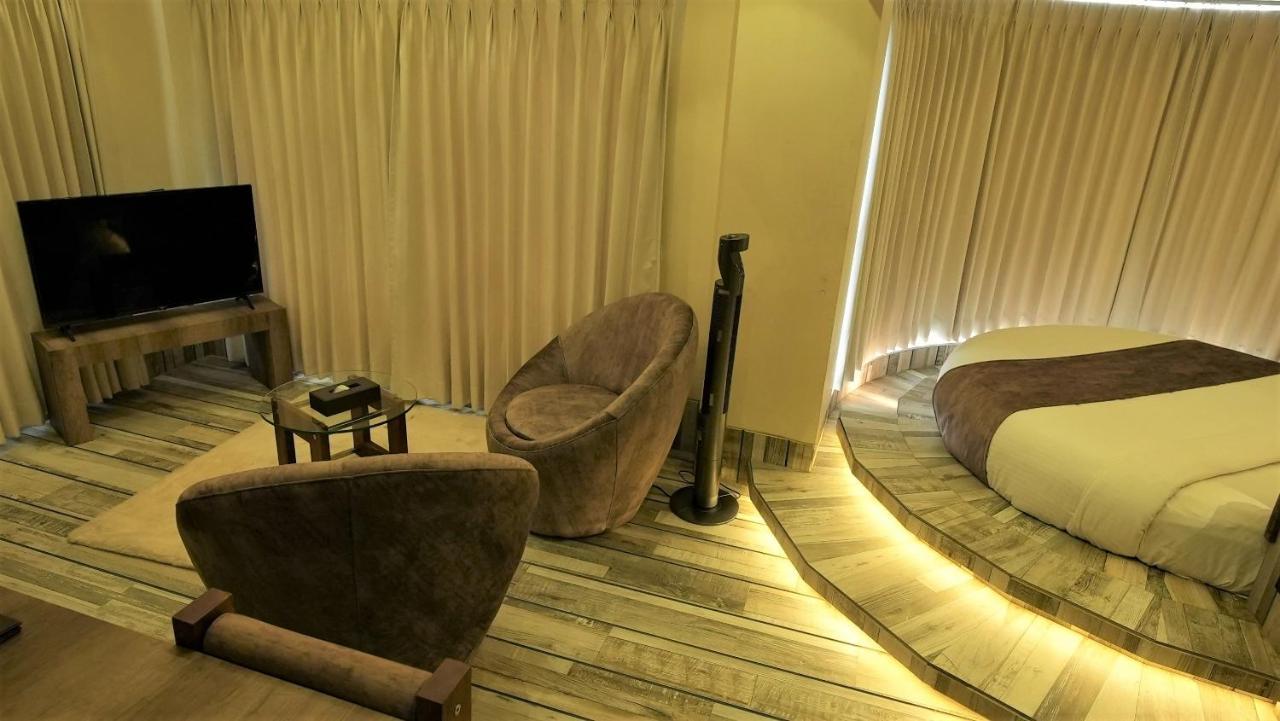 De Glance Hotel スーラト エクステリア 写真
