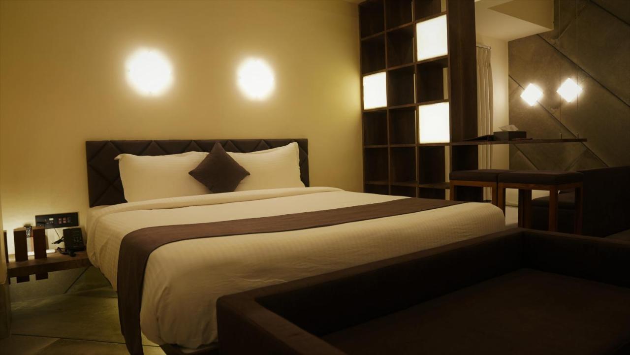 De Glance Hotel スーラト エクステリア 写真