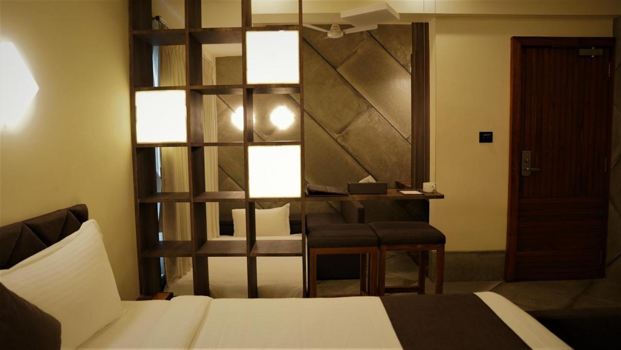 De Glance Hotel スーラト エクステリア 写真