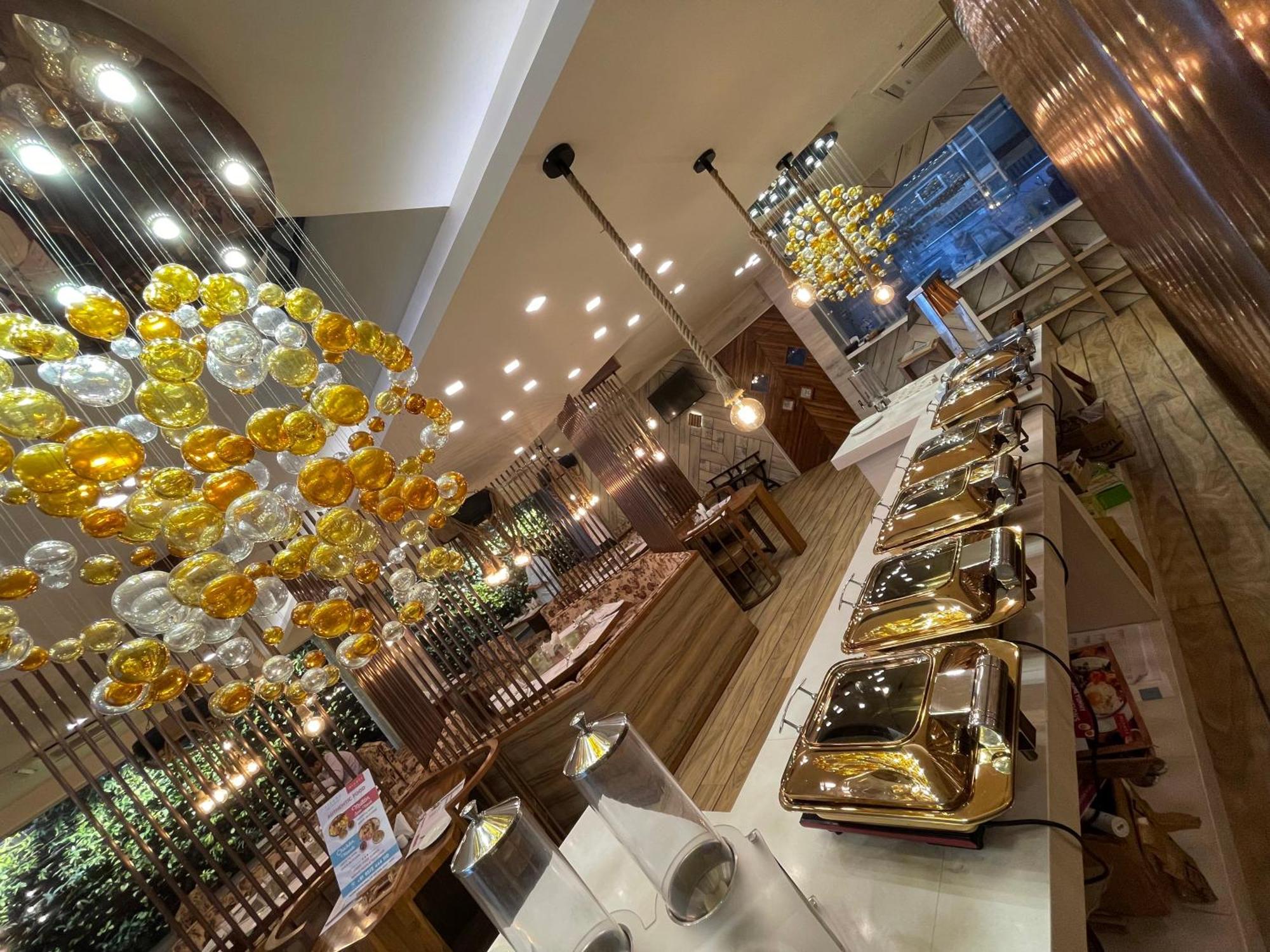 De Glance Hotel スーラト エクステリア 写真